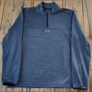 2000s Oakley quarter zip  Mens size Large